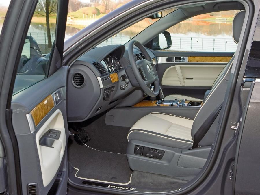  Volkswagen Touareg Individual 2007 года  (фото 11 из 22)